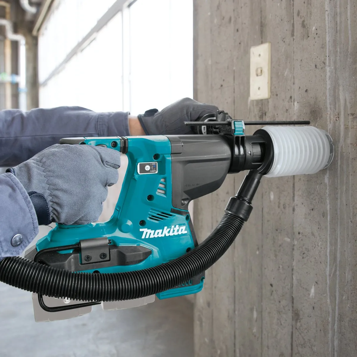 36V (18V X2) LXT® Brushless 1‑1/8" AVT® Rotary Hammer, accepts SDS‑PLUS bits, AFT®, AWS® Capable