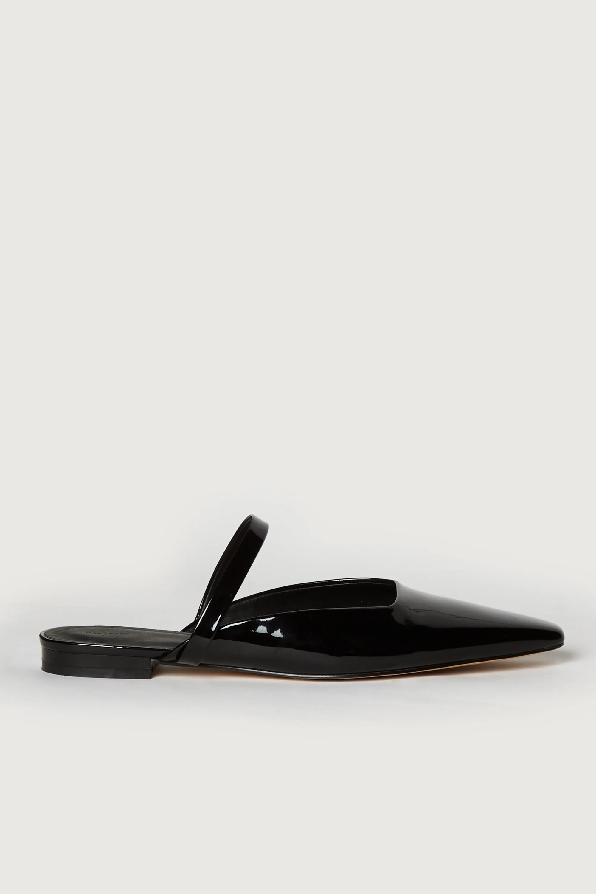 POINTED TOE FLAT